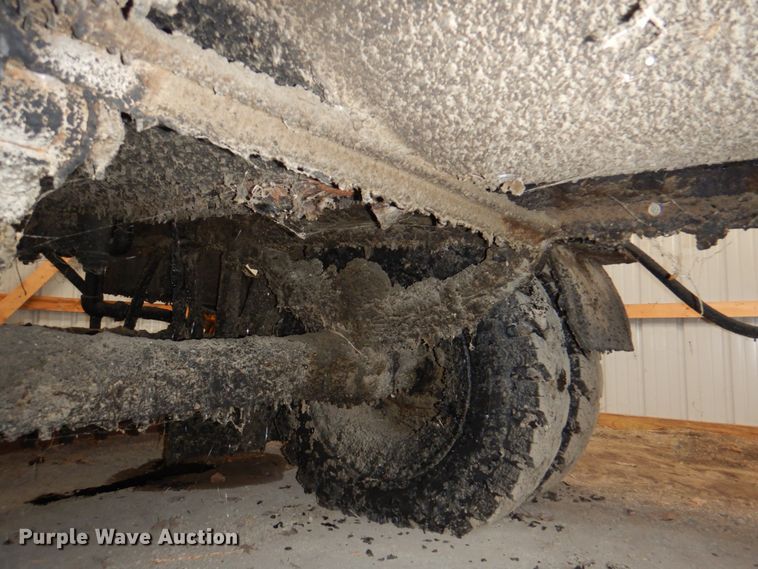 image for item KX9246 Oil distributor trailer