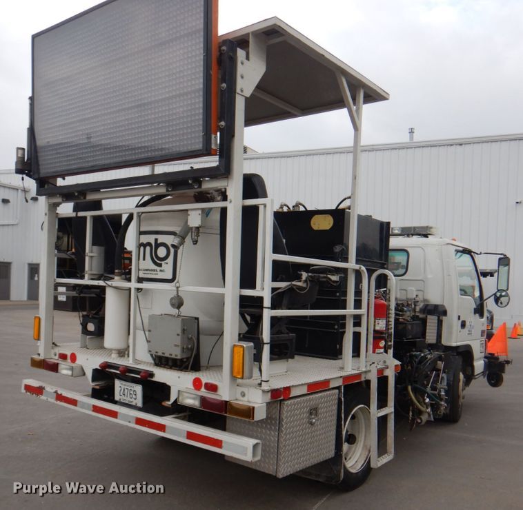 image for item KX9275 2004 GMC W5500  paint striper truck