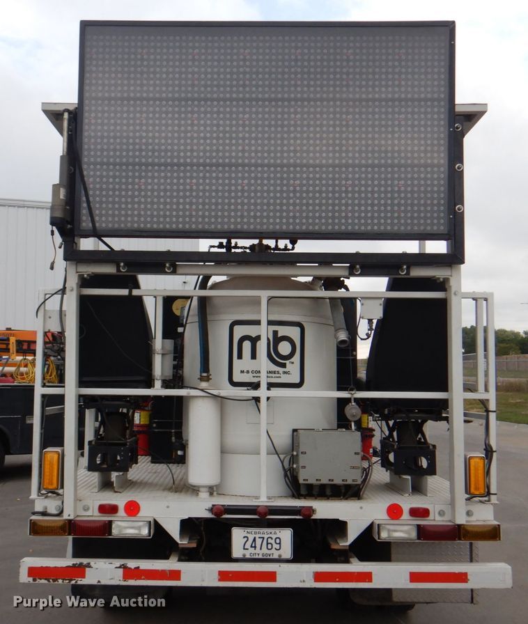 image for item KX9275 2004 GMC W5500  paint striper truck