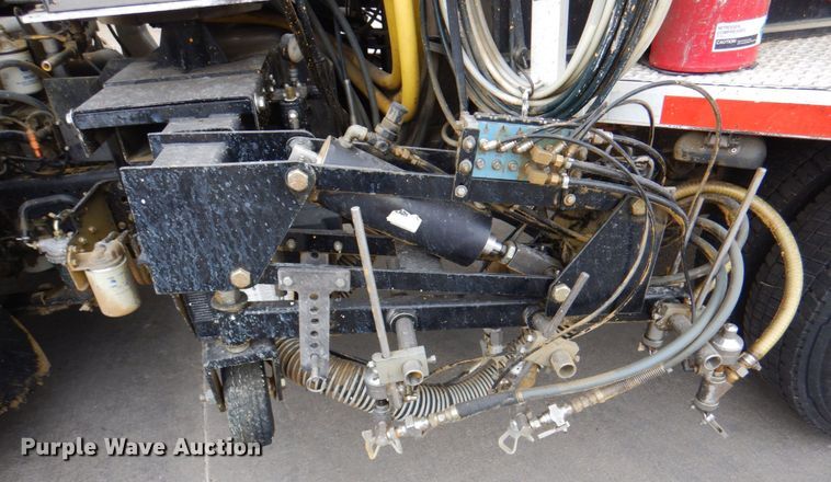 image for item KX9275 2004 GMC W5500  paint striper truck