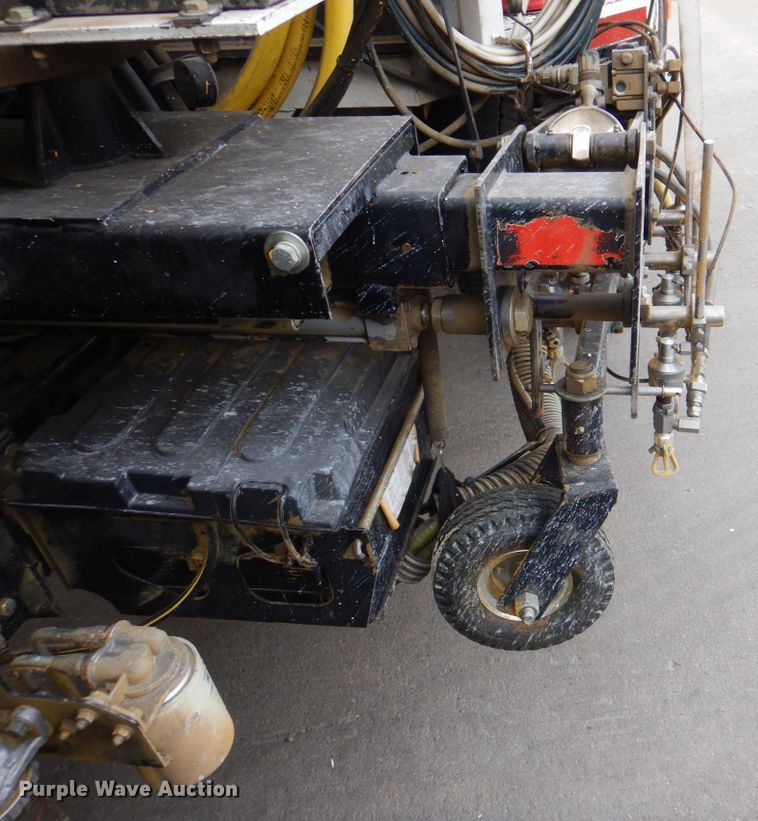 image for item KX9275 2004 GMC W5500  paint striper truck