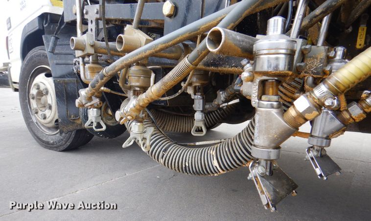 image for item KX9275 2004 GMC W5500  paint striper truck