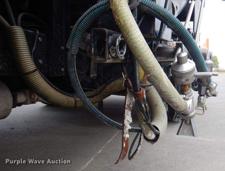 image for item KX9275 2004 GMC W5500  paint striper truck