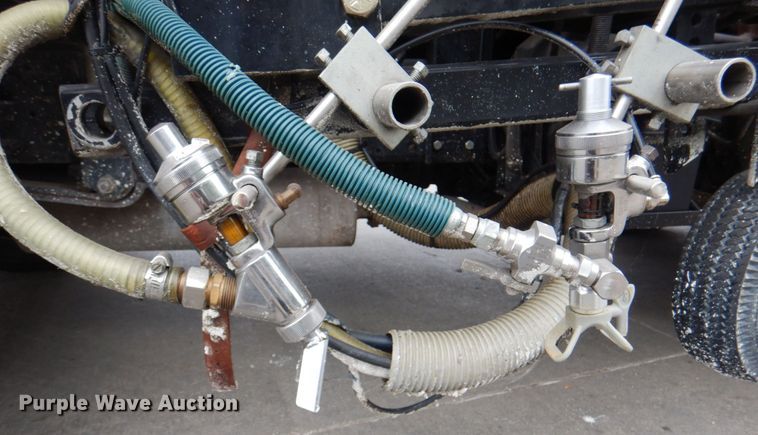 image for item KX9275 2004 GMC W5500  paint striper truck