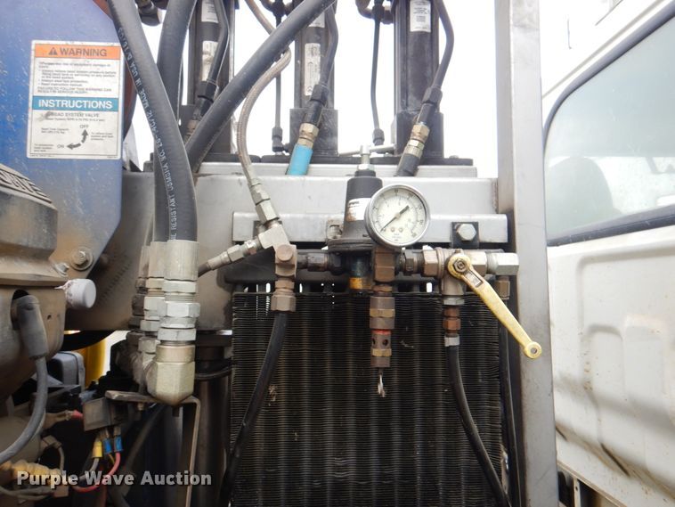 image for item KX9275 2004 GMC W5500  paint striper truck