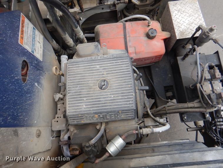 image for item KX9275 2004 GMC W5500  paint striper truck