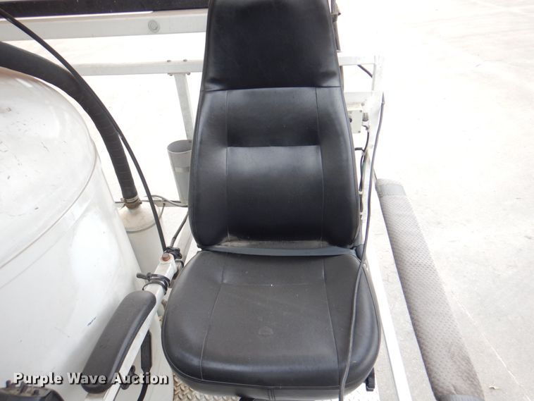 image for item KX9275 2004 GMC W5500  paint striper truck