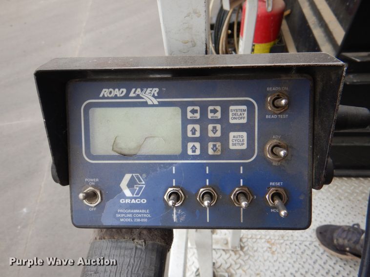 image for item KX9275 2004 GMC W5500  paint striper truck