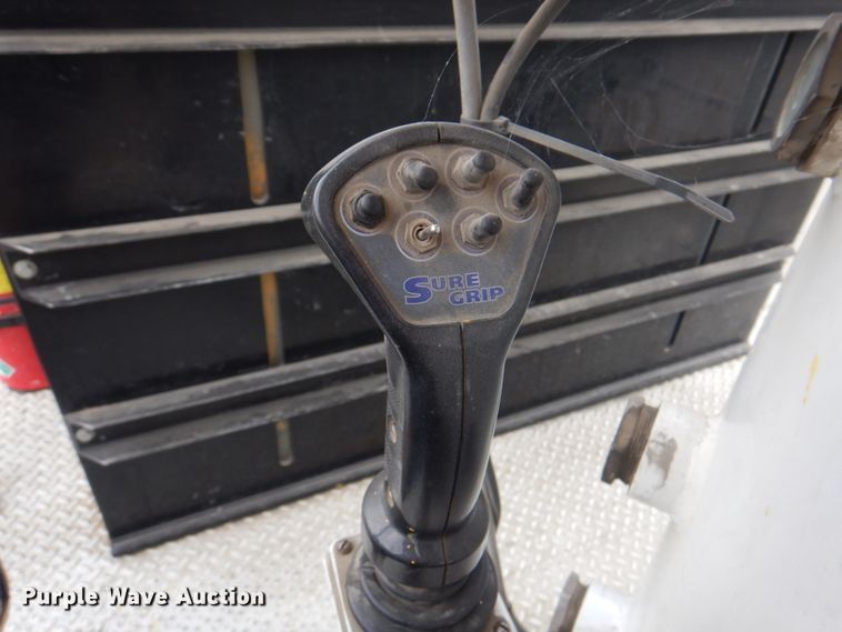 image for item KX9275 2004 GMC W5500  paint striper truck