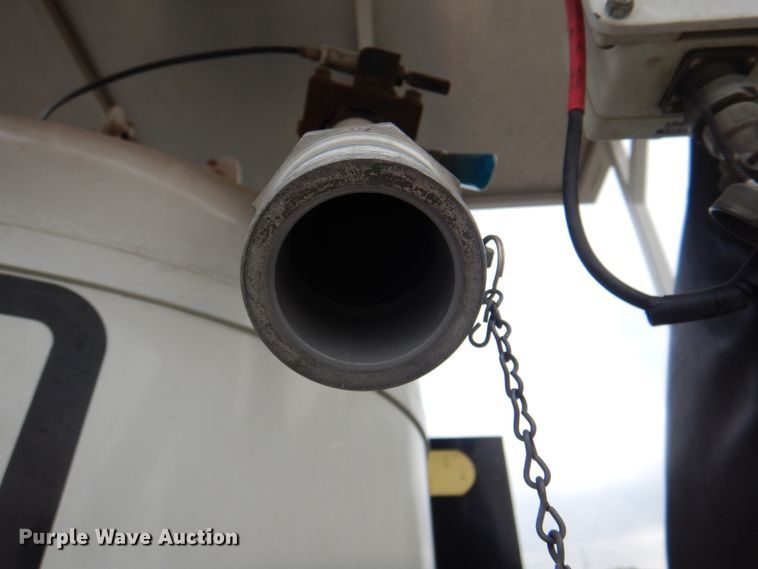 image for item KX9275 2004 GMC W5500  paint striper truck