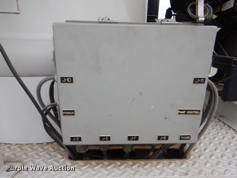 image for item KX9275 2004 GMC W5500  paint striper truck