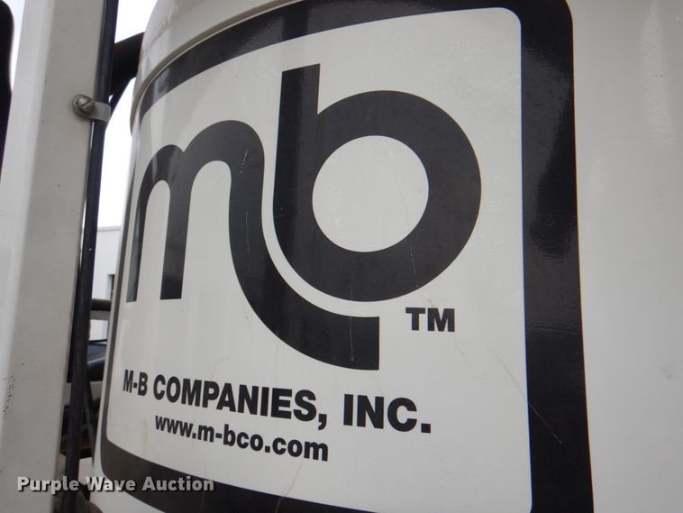 image for item KX9275 2004 GMC W5500  paint striper truck