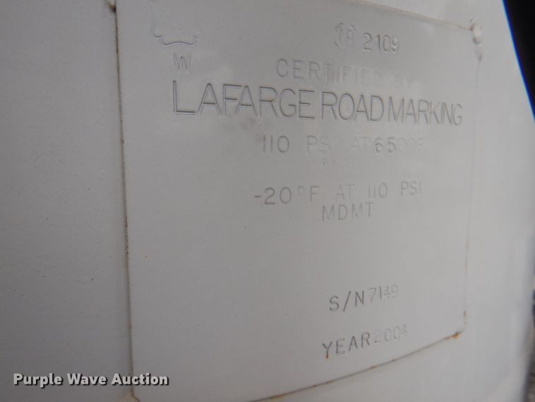 image for item KX9275 2004 GMC W5500  paint striper truck