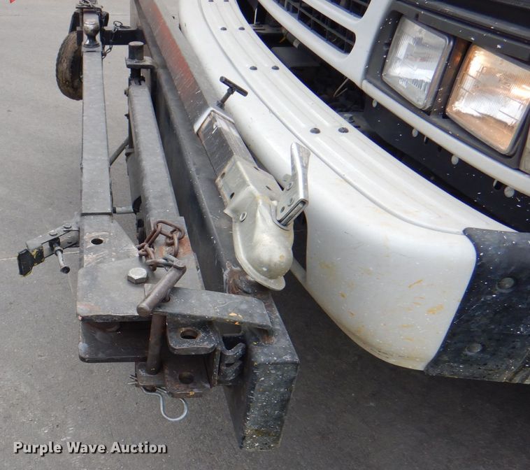 image for item KX9275 2004 GMC W5500  paint striper truck