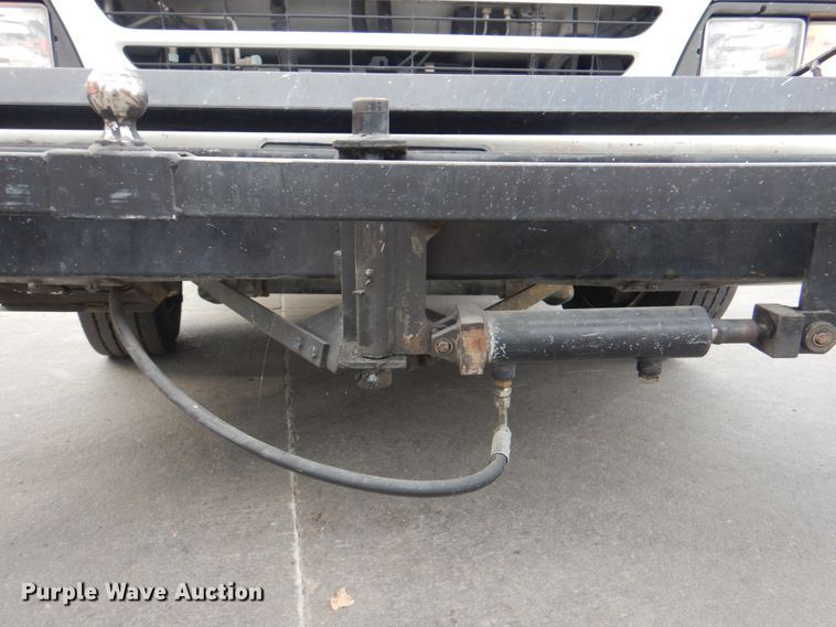 image for item KX9275 2004 GMC W5500  paint striper truck