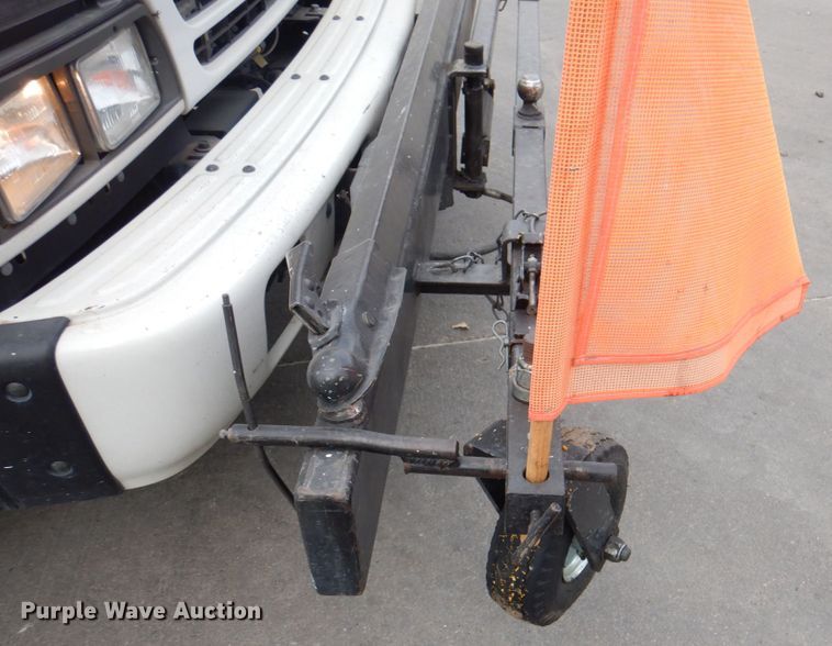 image for item KX9275 2004 GMC W5500  paint striper truck