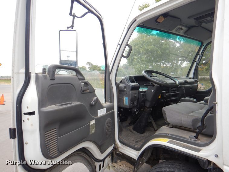 image for item KX9275 2004 GMC W5500  paint striper truck