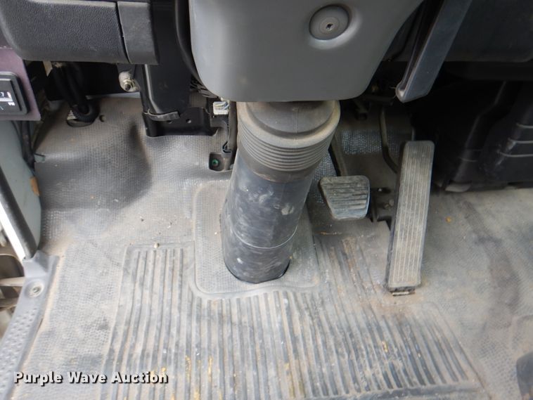 image for item KX9275 2004 GMC W5500  paint striper truck