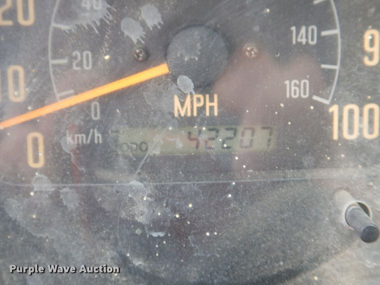 image for item KX9275 2004 GMC W5500  paint striper truck