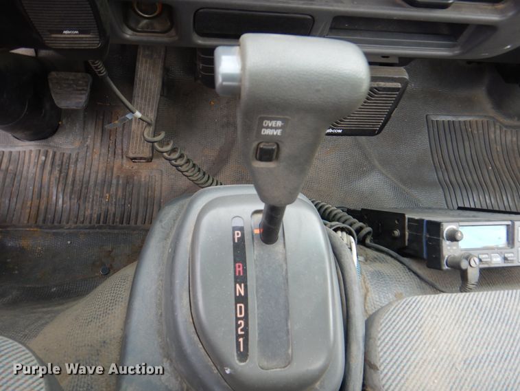 image for item KX9275 2004 GMC W5500  paint striper truck