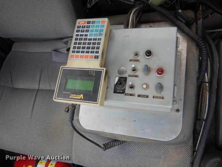 image for item KX9275 2004 GMC W5500  paint striper truck