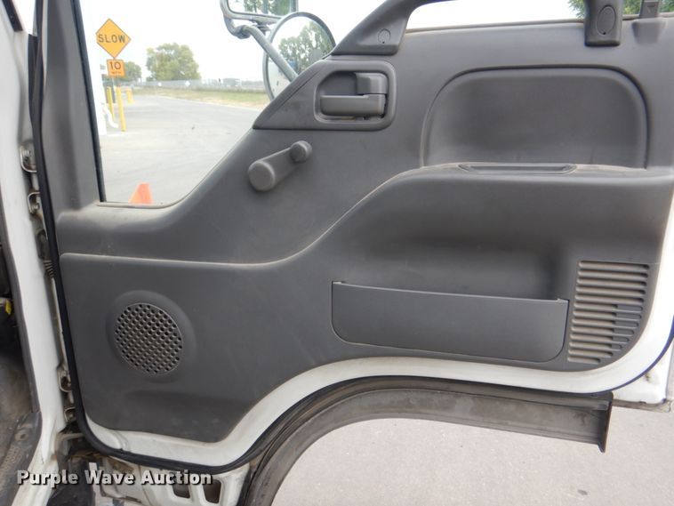 image for item KX9275 2004 GMC W5500  paint striper truck