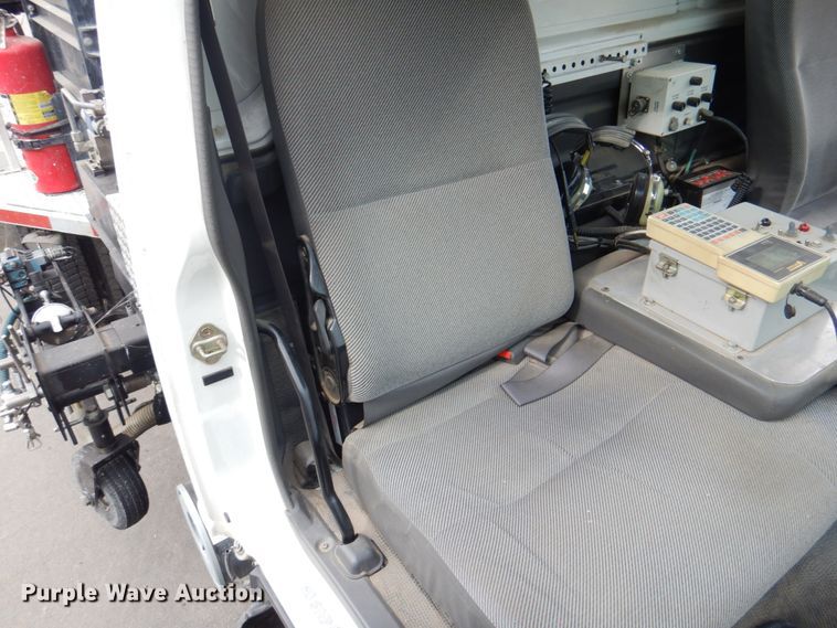 image for item KX9275 2004 GMC W5500  paint striper truck