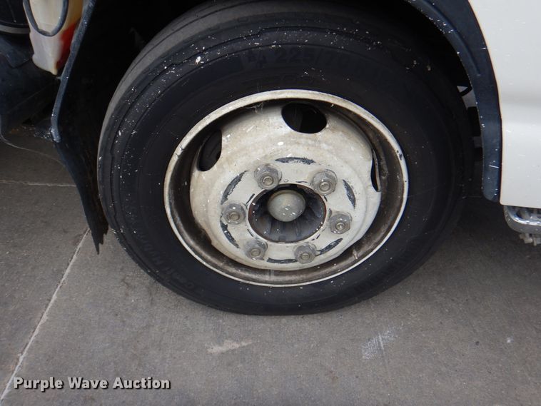 image for item KX9275 2004 GMC W5500  paint striper truck