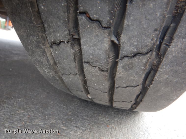 image for item KX9275 2004 GMC W5500  paint striper truck