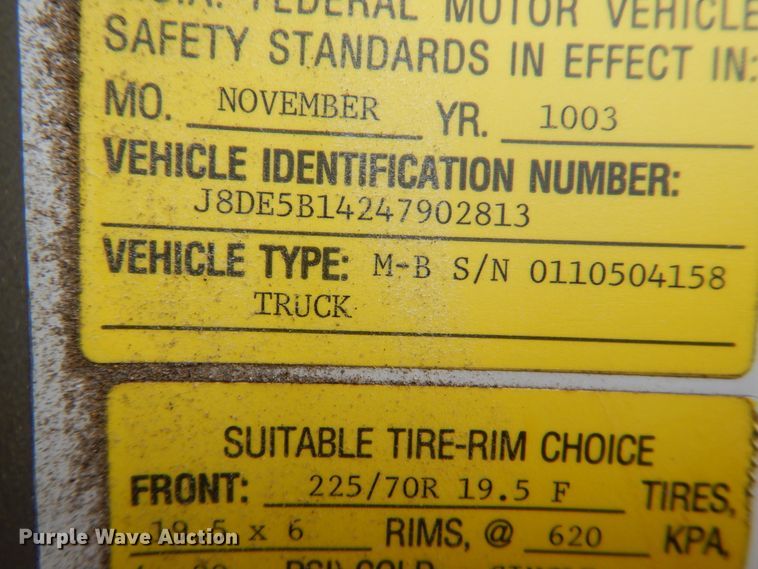 image for item KX9275 2004 GMC W5500  paint striper truck