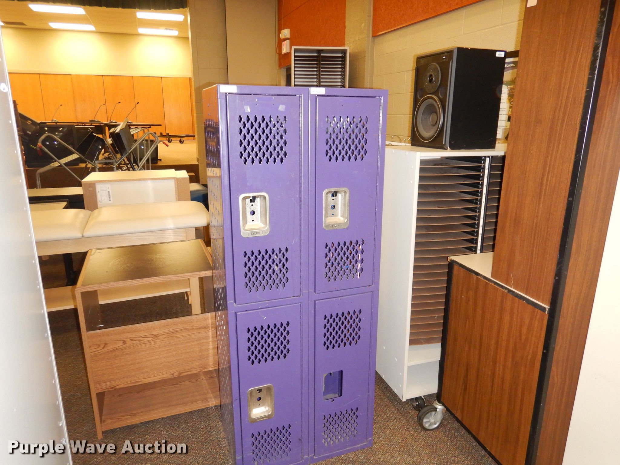Furniture in Olathe, KS Item KA9850 sold Purple Wave