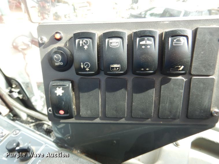 image for item DJ7407 2013 Hardi Presidio  sprayer