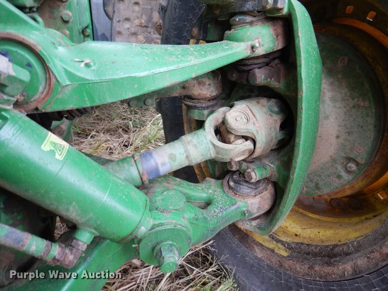 image for item DJ7410 2004 John Deere 8520  MFWD tractor