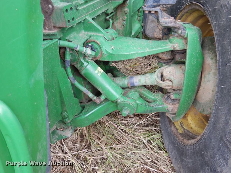 image for item DJ7410 2004 John Deere 8520  MFWD tractor