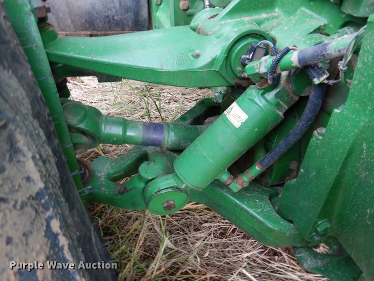 image for item DJ7410 2004 John Deere 8520  MFWD tractor