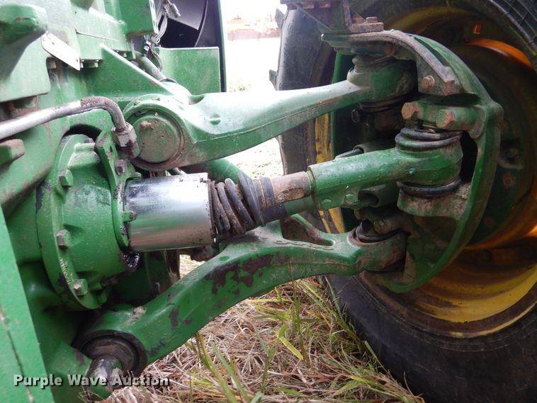 image for item DJ7410 2004 John Deere 8520  MFWD tractor