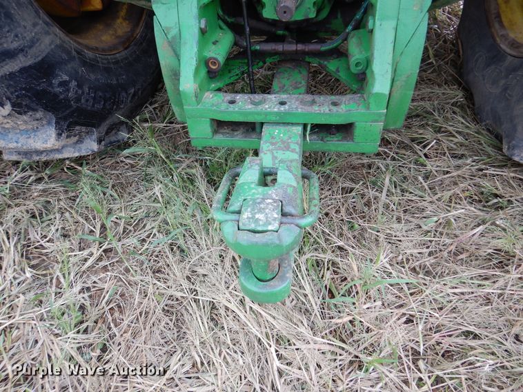 image for item DJ7410 2004 John Deere 8520  MFWD tractor