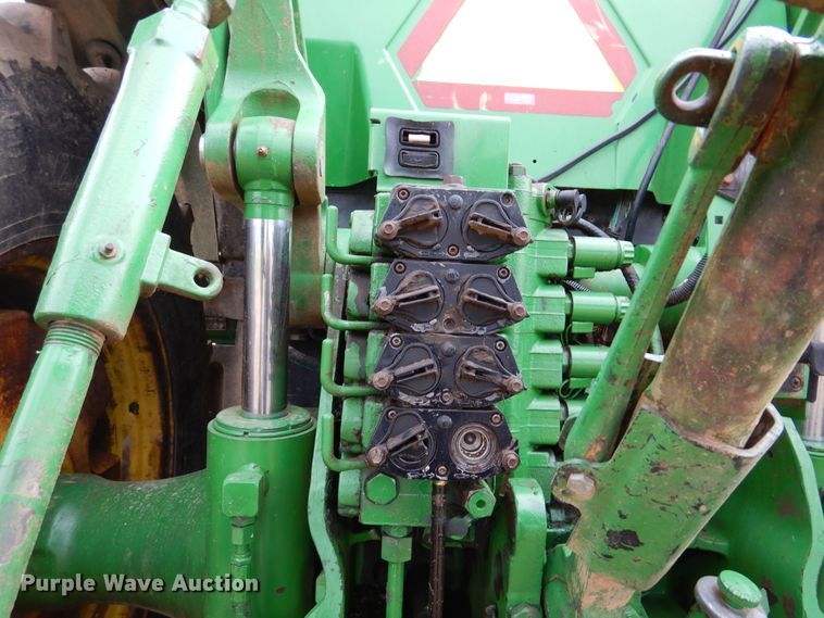 image for item DJ7410 2004 John Deere 8520  MFWD tractor