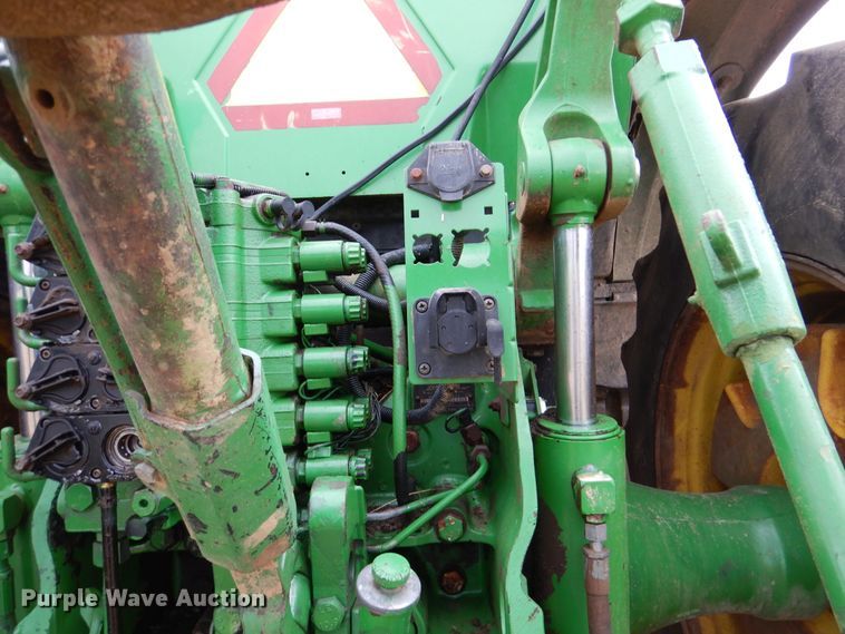 image for item DJ7410 2004 John Deere 8520  MFWD tractor