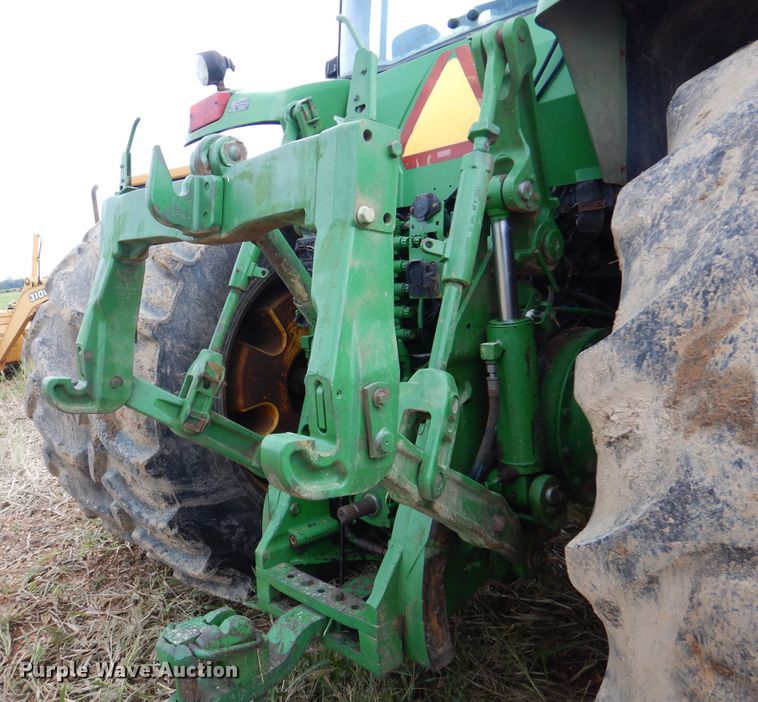 image for item DJ7410 2004 John Deere 8520  MFWD tractor