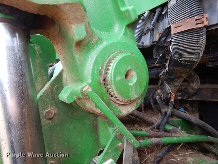 image for item DJ7410 2004 John Deere 8520  MFWD tractor