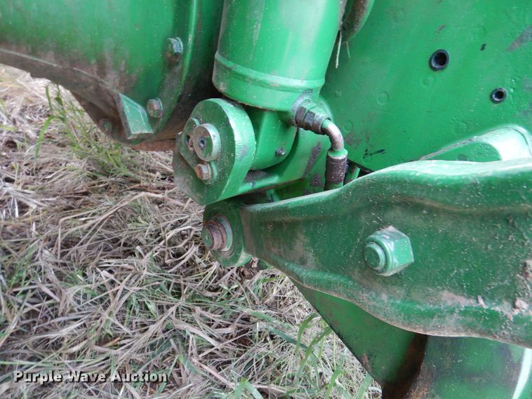 image for item DJ7410 2004 John Deere 8520  MFWD tractor