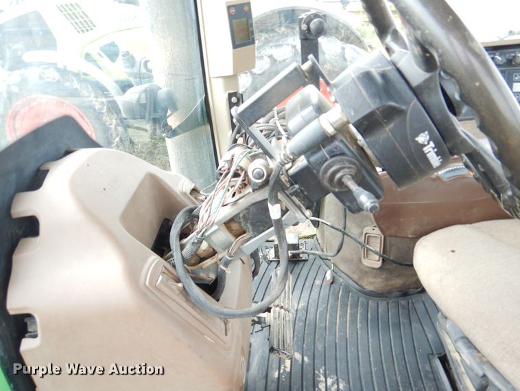 image for item DJ7410 2004 John Deere 8520  MFWD tractor