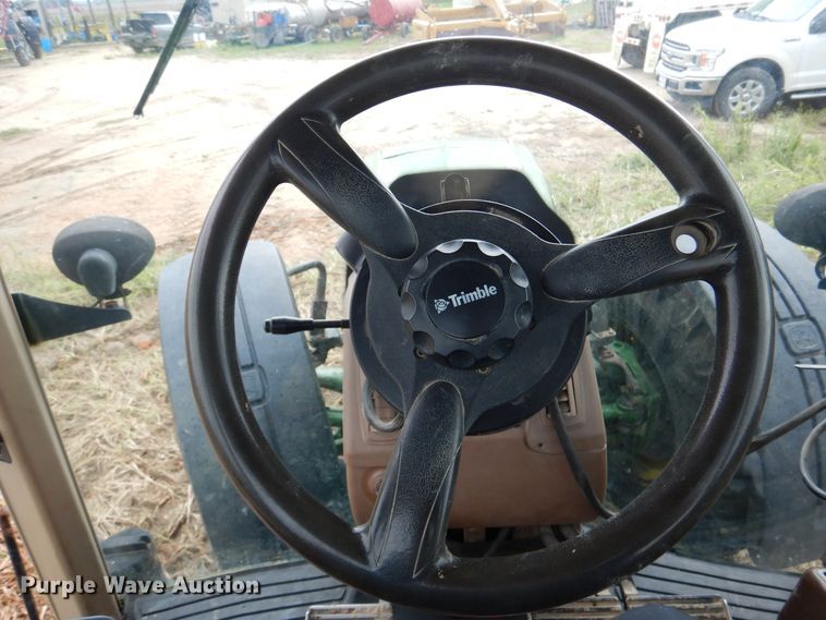 image for item DJ7410 2004 John Deere 8520  MFWD tractor