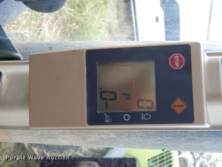 image for item DJ7410 2004 John Deere 8520  MFWD tractor