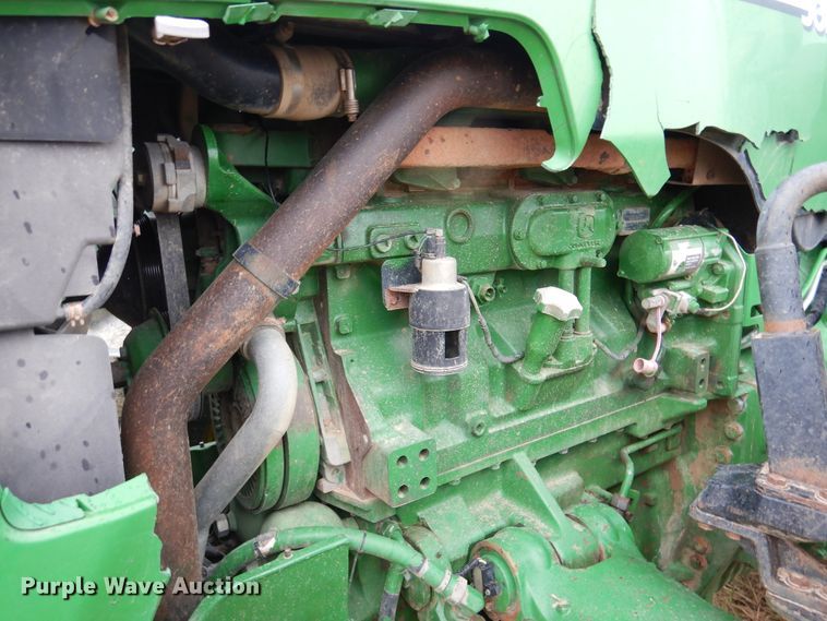 image for item DJ7410 2004 John Deere 8520  MFWD tractor