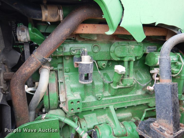 image for item DJ7410 2004 John Deere 8520  MFWD tractor