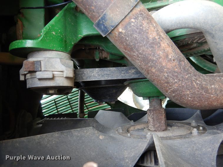 image for item DJ7410 2004 John Deere 8520  MFWD tractor