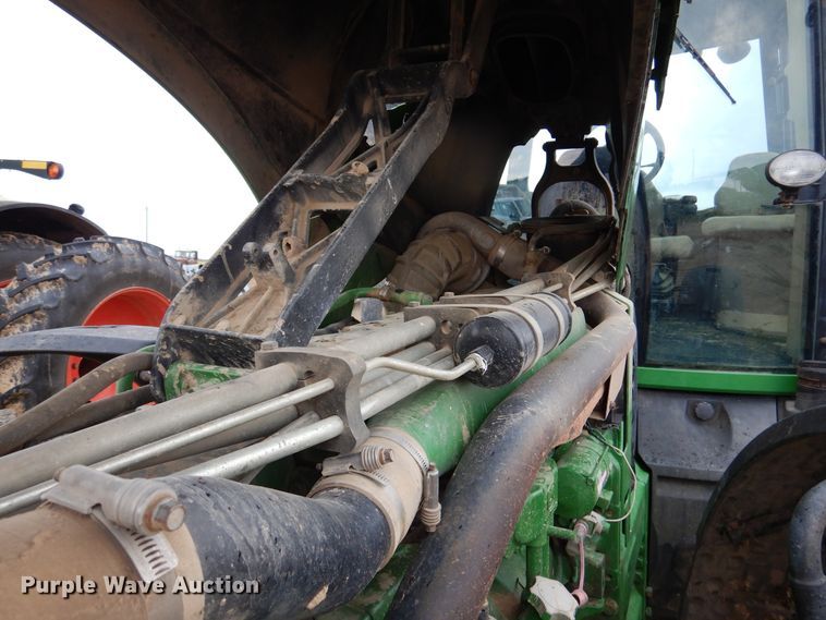 image for item DJ7410 2004 John Deere 8520  MFWD tractor