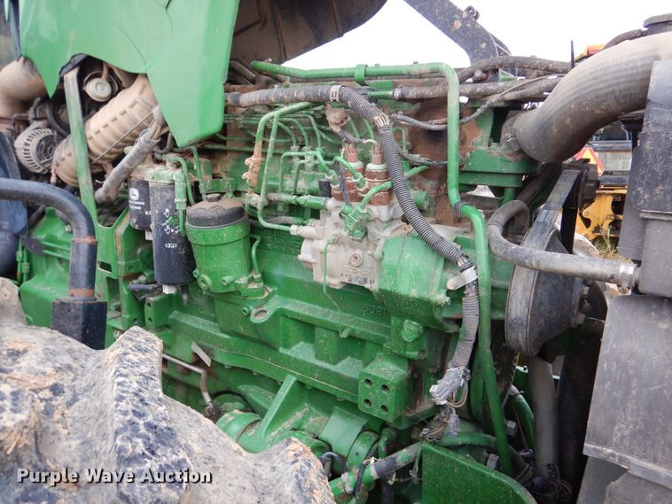 image for item DJ7410 2004 John Deere 8520  MFWD tractor